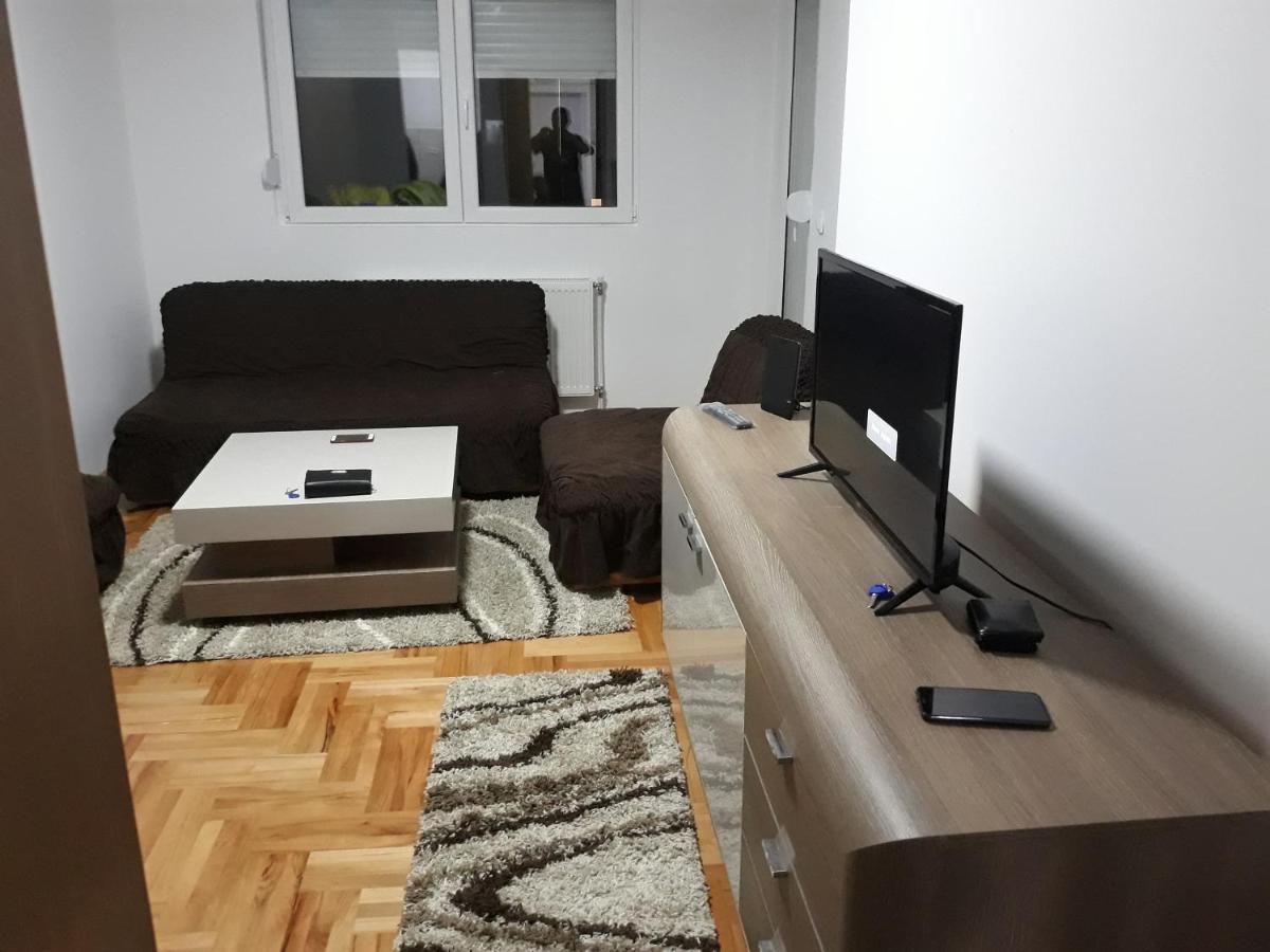 Apartman Vranje Apartment Екстериор снимка