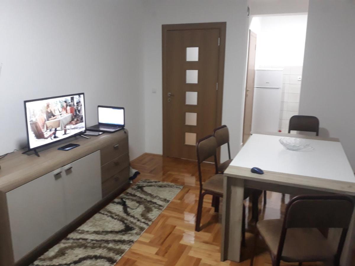 Apartman Vranje Apartment Екстериор снимка